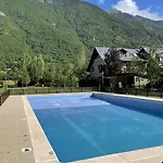 Familiar En Benasque Lägenhet