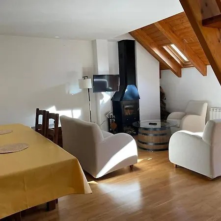 Familiar En Benasque شقة إريسته