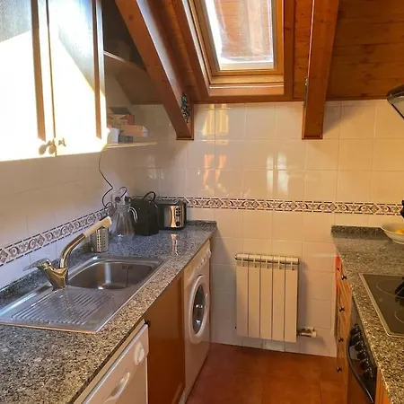 Familiar En Benasque Appartamento Eriste