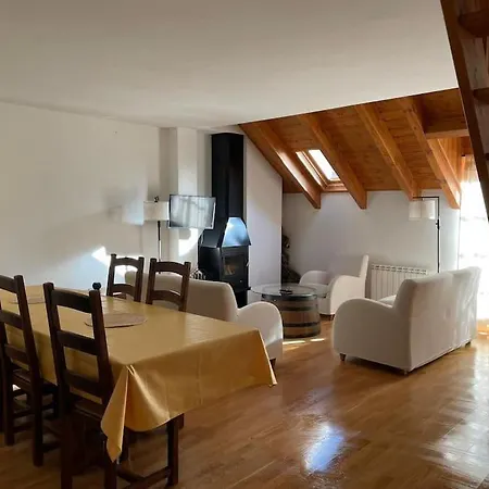 Familiar En Benasque Apartment *
