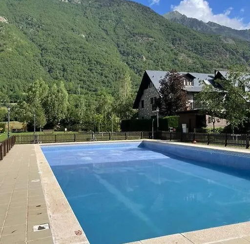 Familiar En Benasque Lägenhet